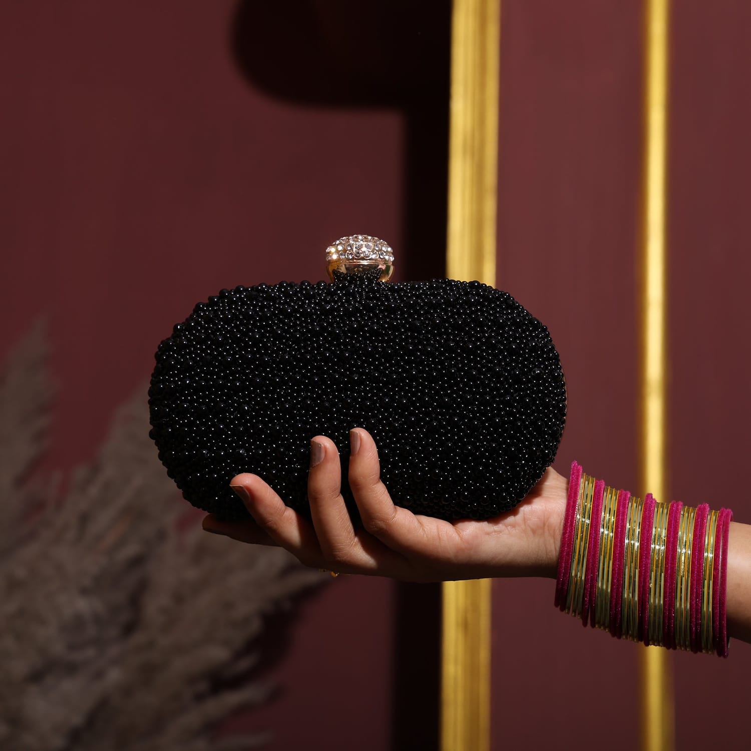 Lulu Black Clutch