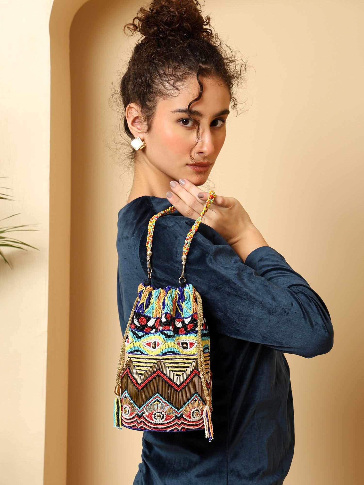 Nazariya Black Potli