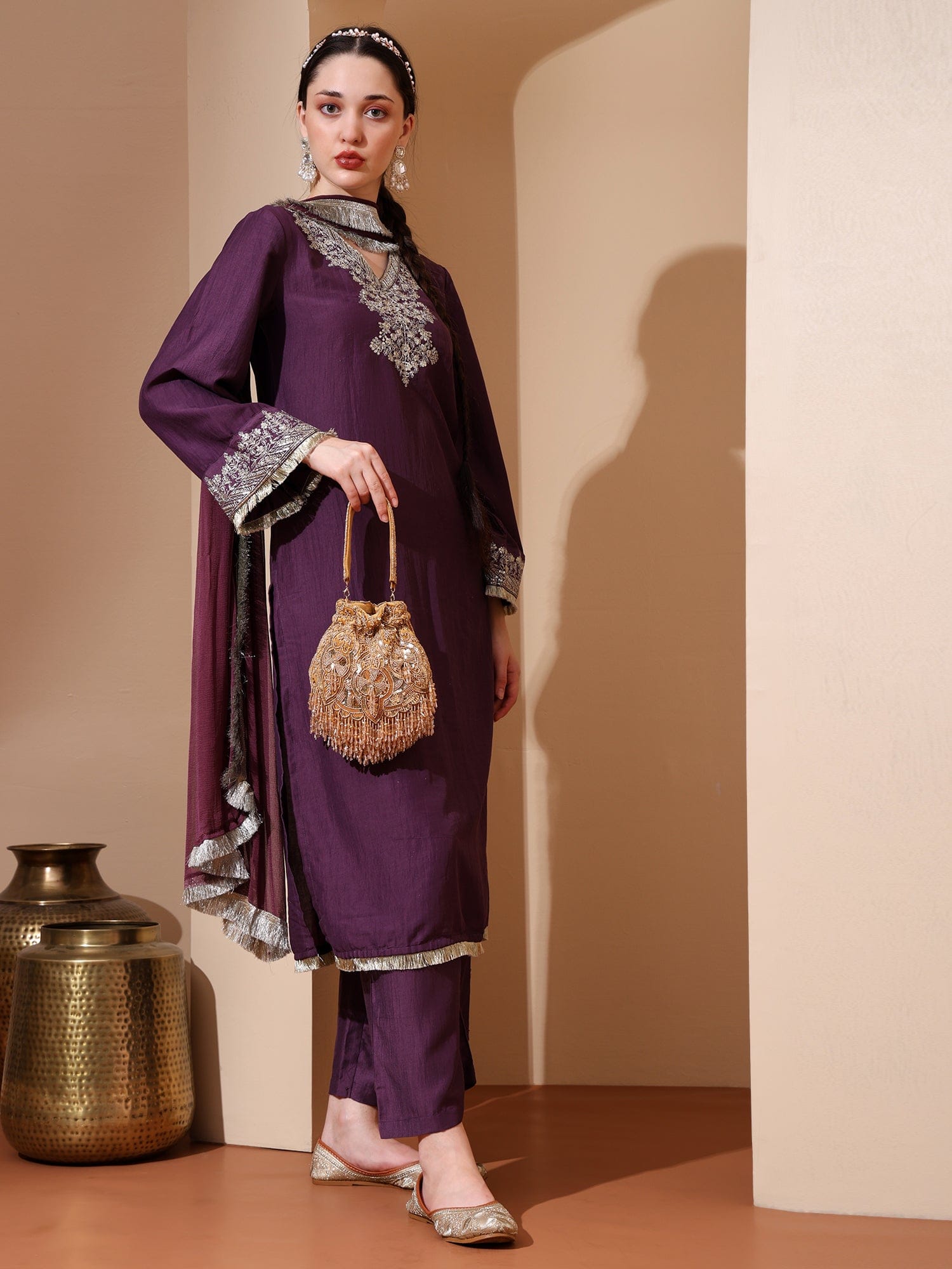 Saanvi Golden Potli