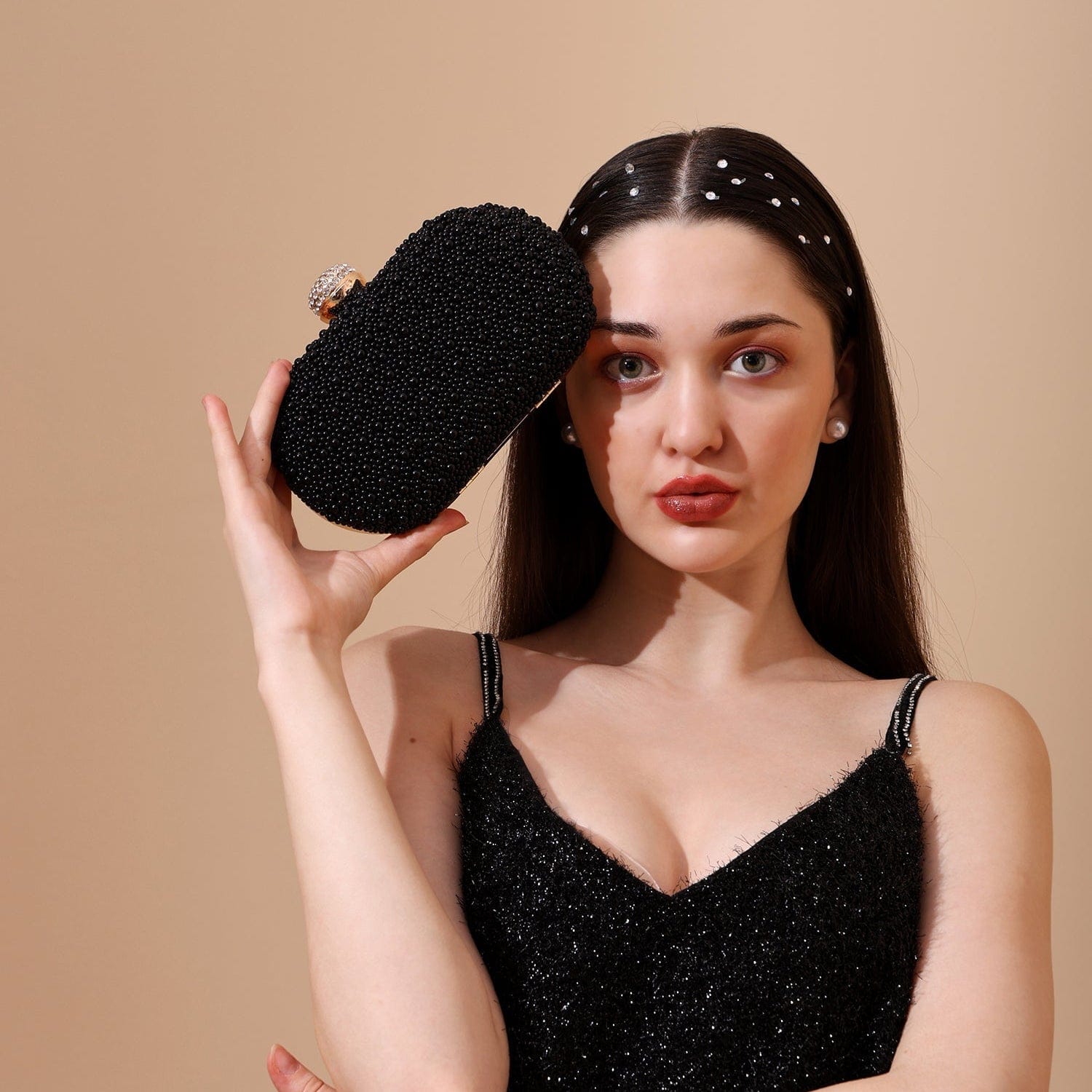 Lulu Black Clutch