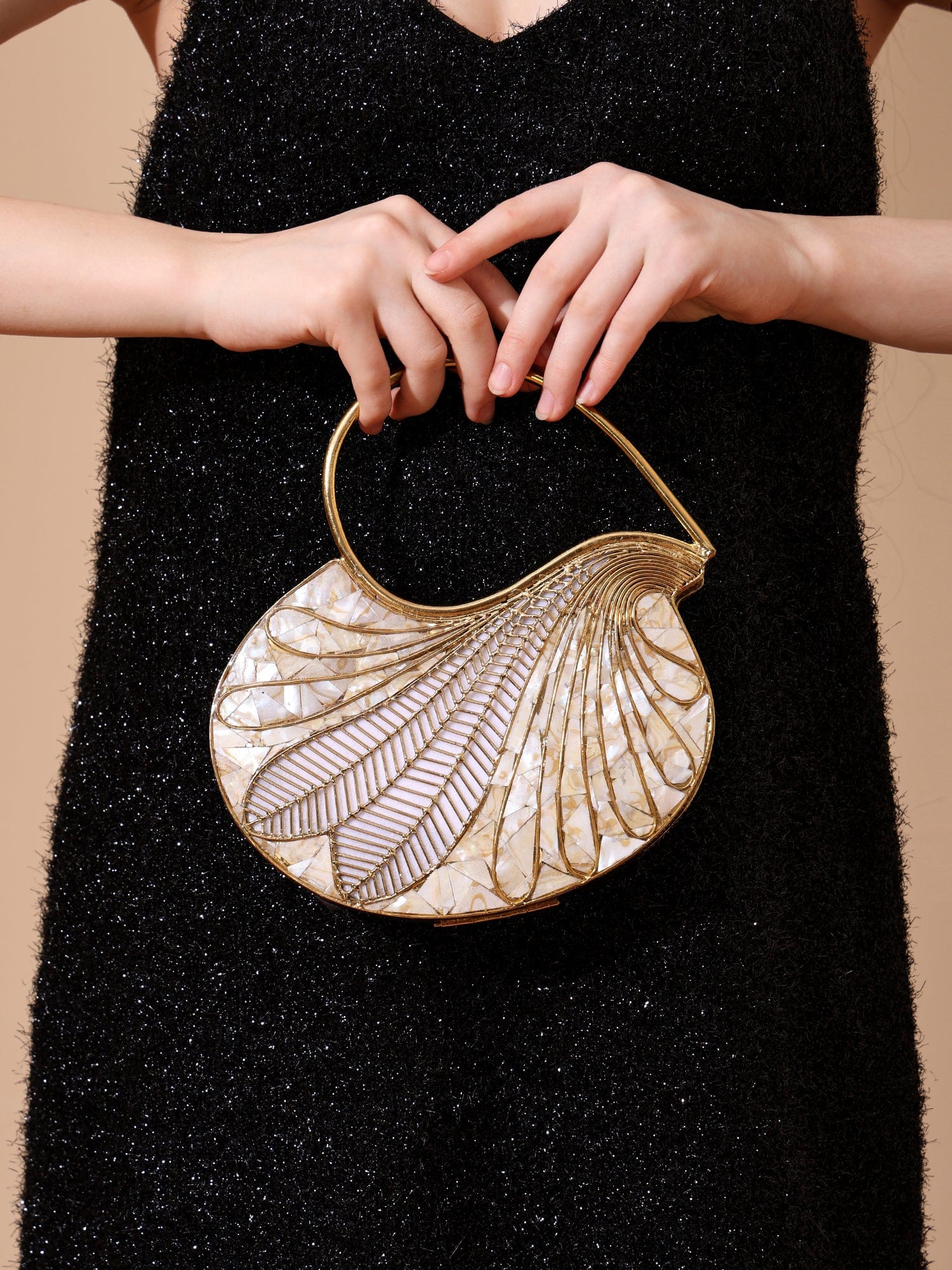 Taru Silver Clutch