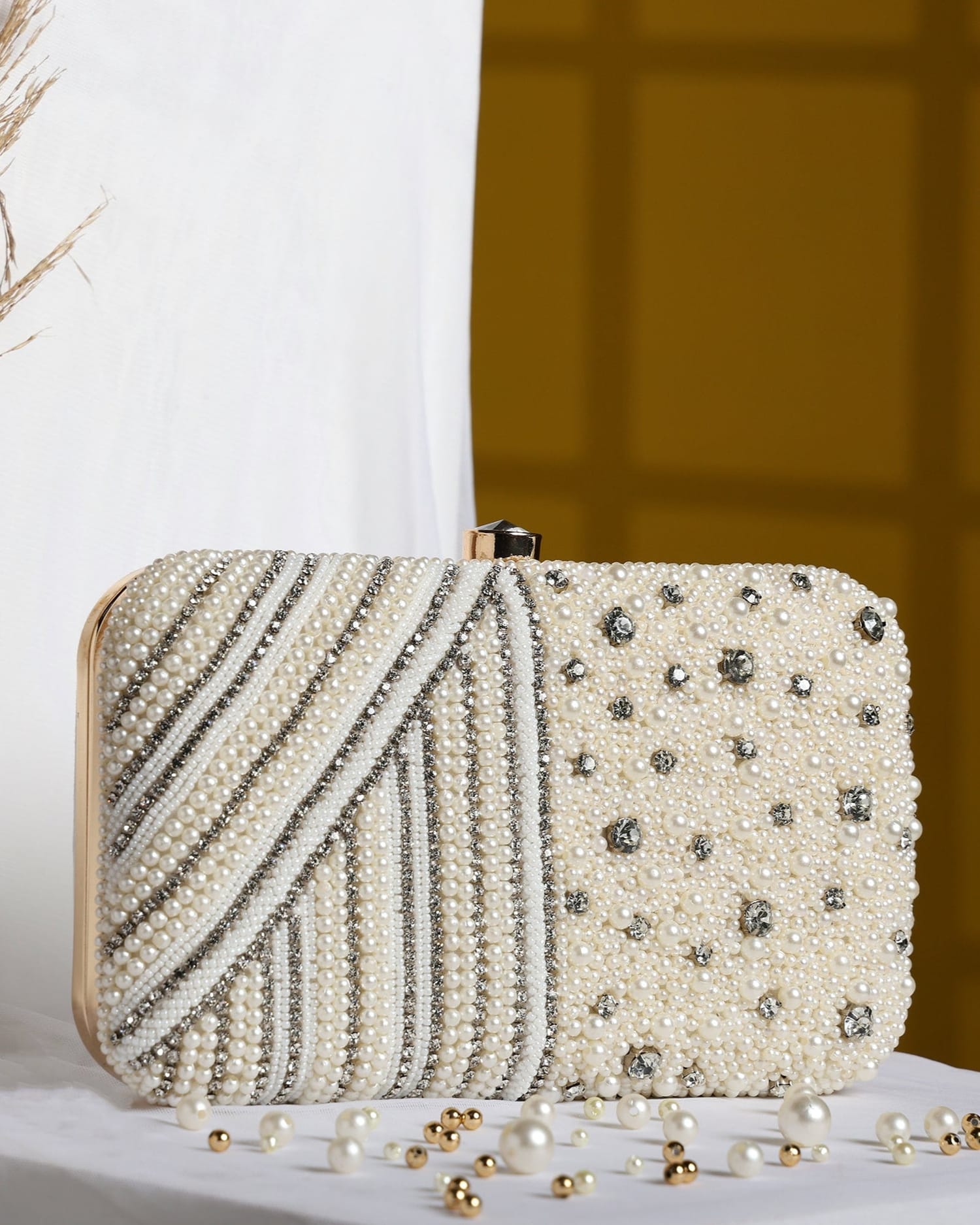 Hoor Pearl Clutch