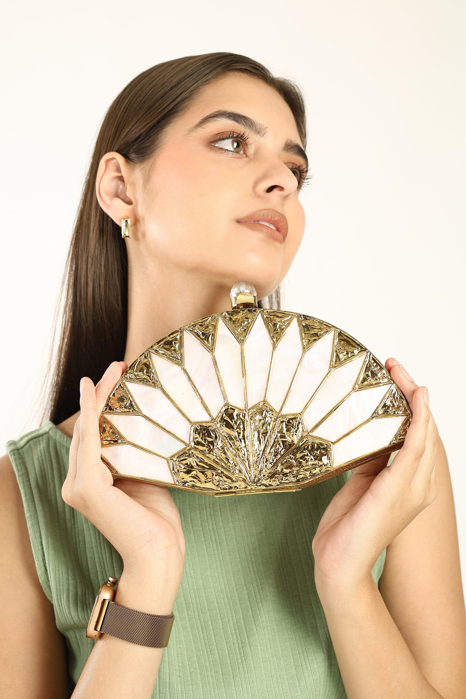 Noorika Golden Clutch