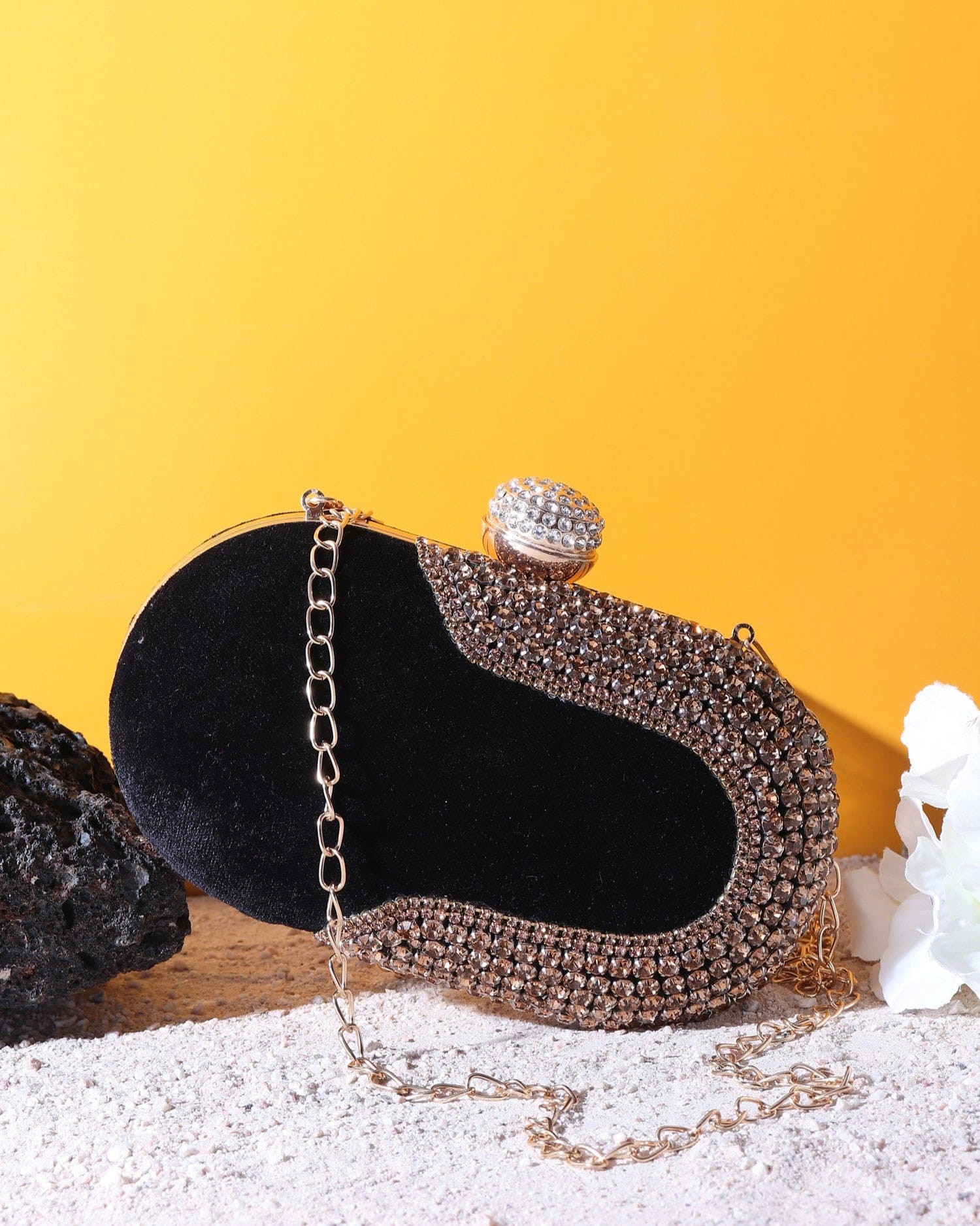 Saanjh Black Clutch