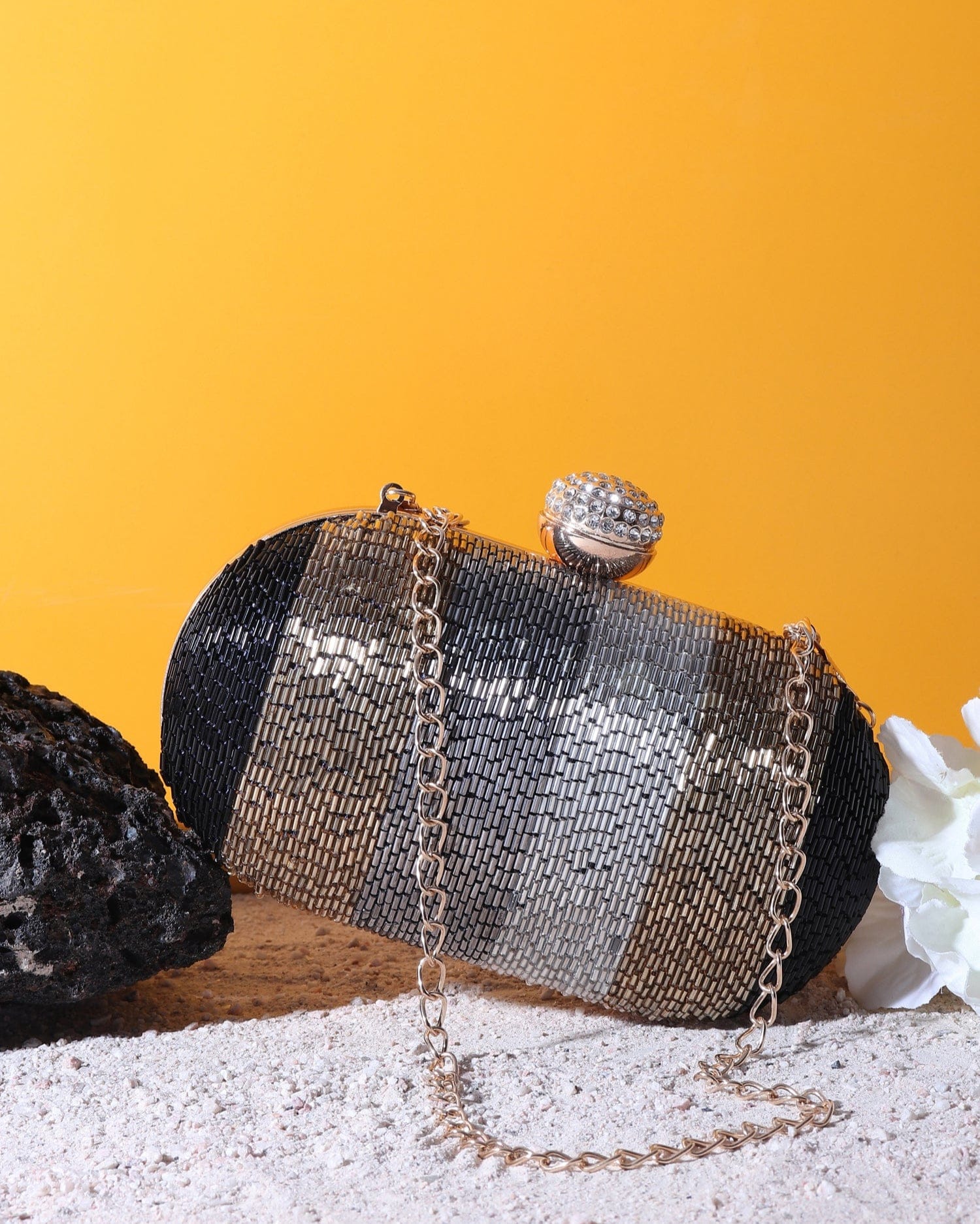 Nayab Black Clutch