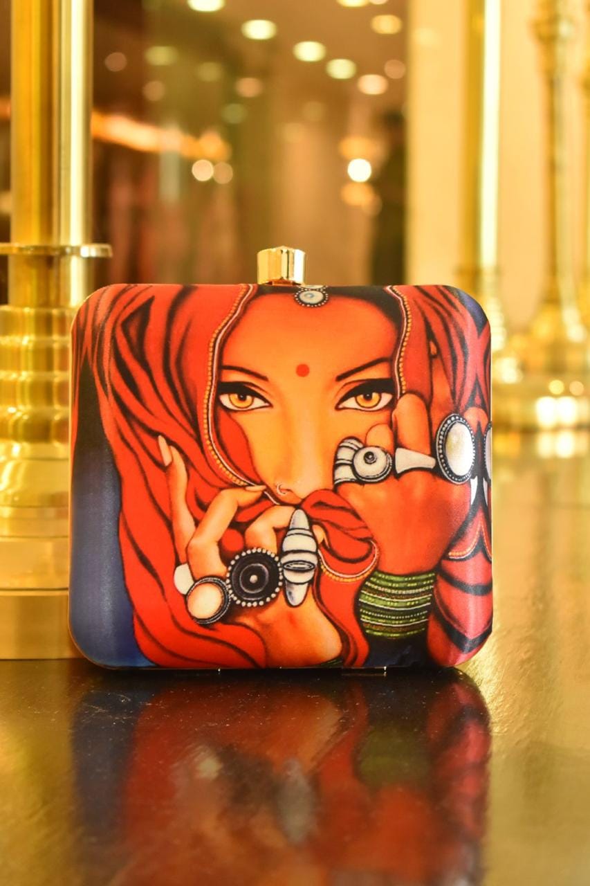 Zoya Clutch